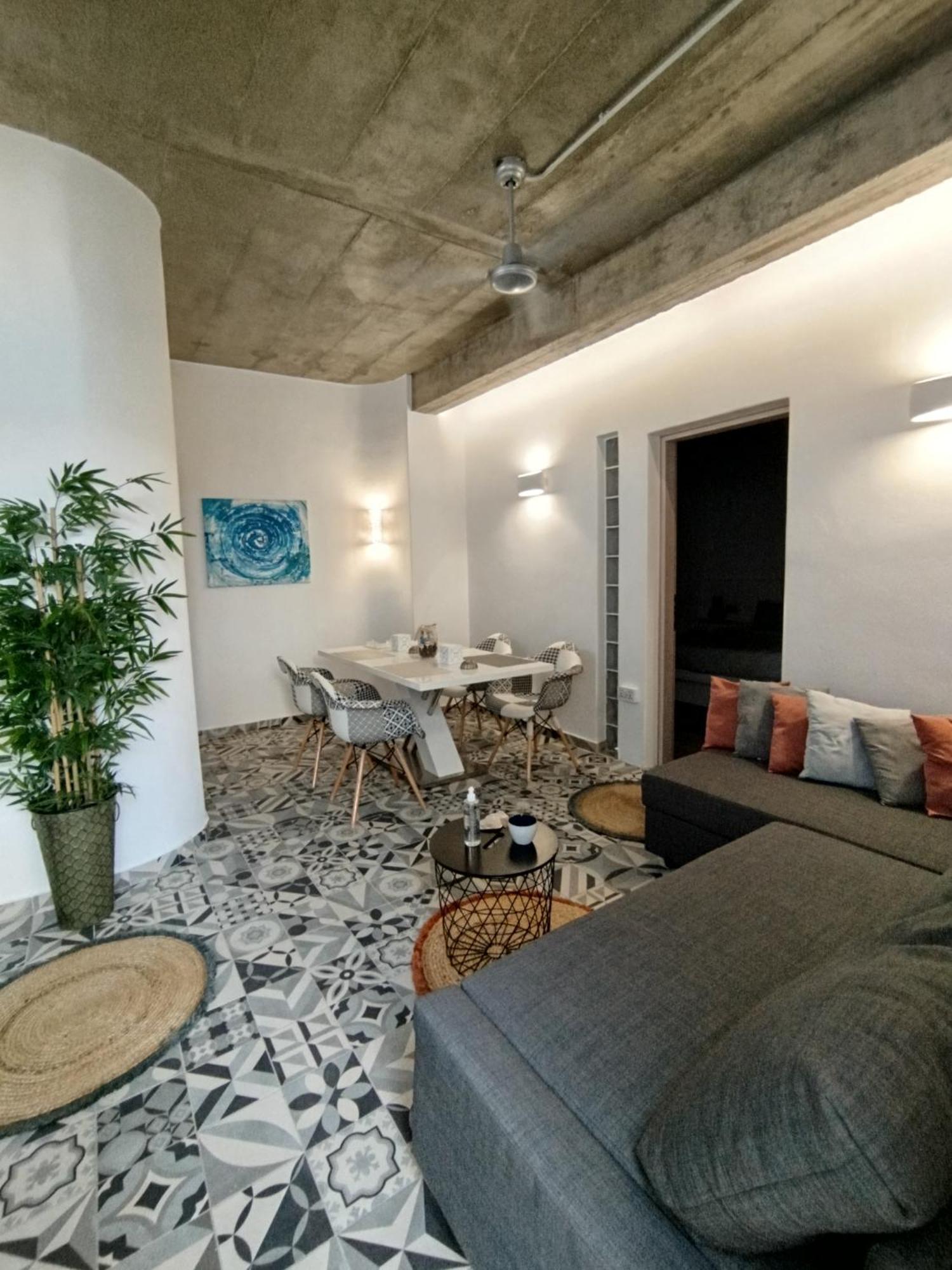 Ab Green Living Santorini Emporio  Eksteriør billede